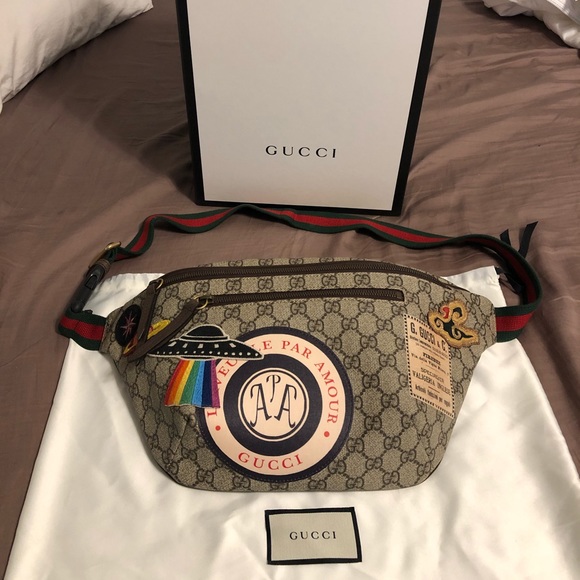 gucci fanny pack poshmark